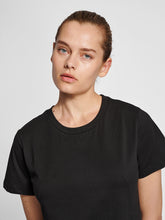 Load image into Gallery viewer, hmlRED BASIC T-SHIRT S/S WOMAN